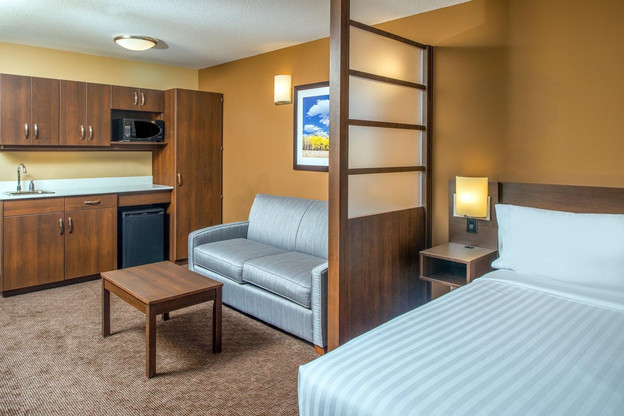 Microtel Inn & Suites By Wyndham Red Deer Kültér fotó