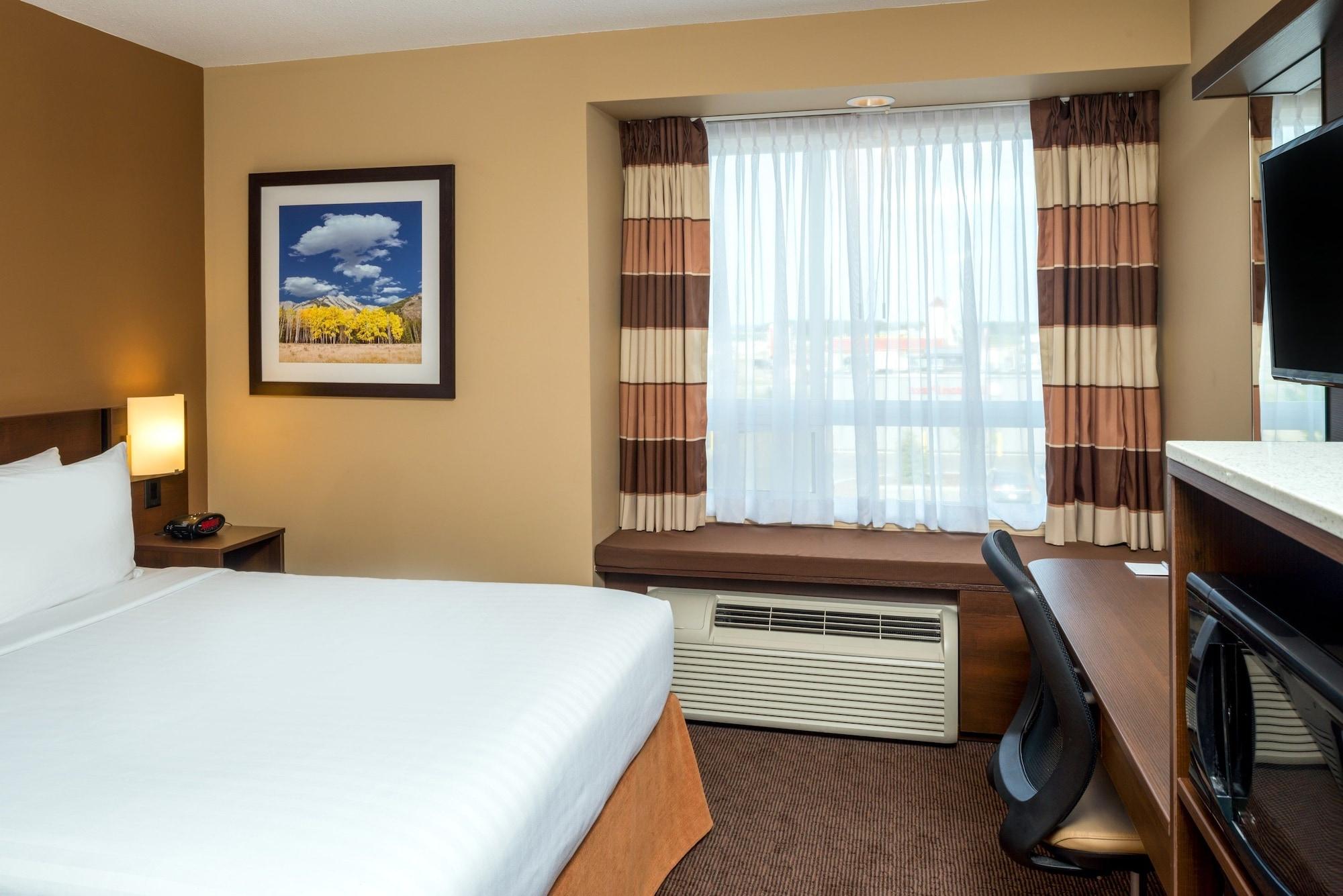 Microtel Inn & Suites By Wyndham Red Deer Kültér fotó