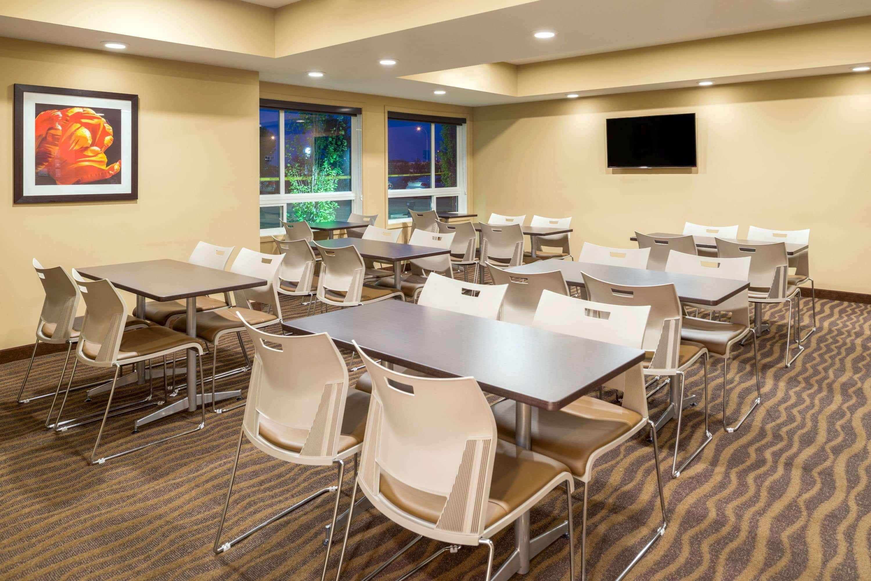 Microtel Inn & Suites By Wyndham Red Deer Kültér fotó