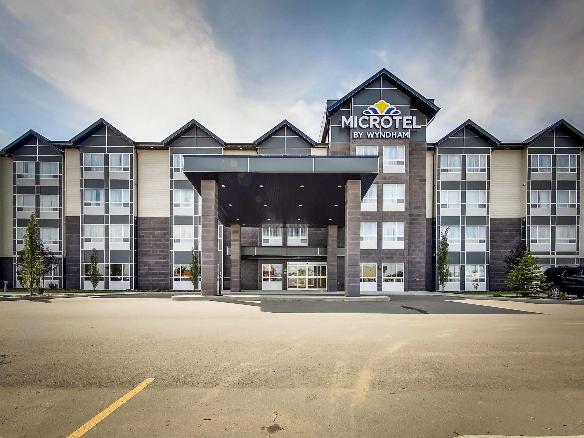 Microtel Inn & Suites By Wyndham Red Deer Kültér fotó